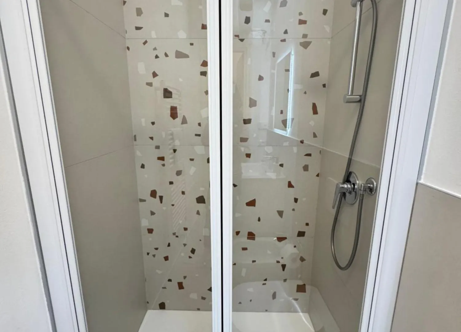Apartment Appartamento Chiara Torri Del Benaco Italy