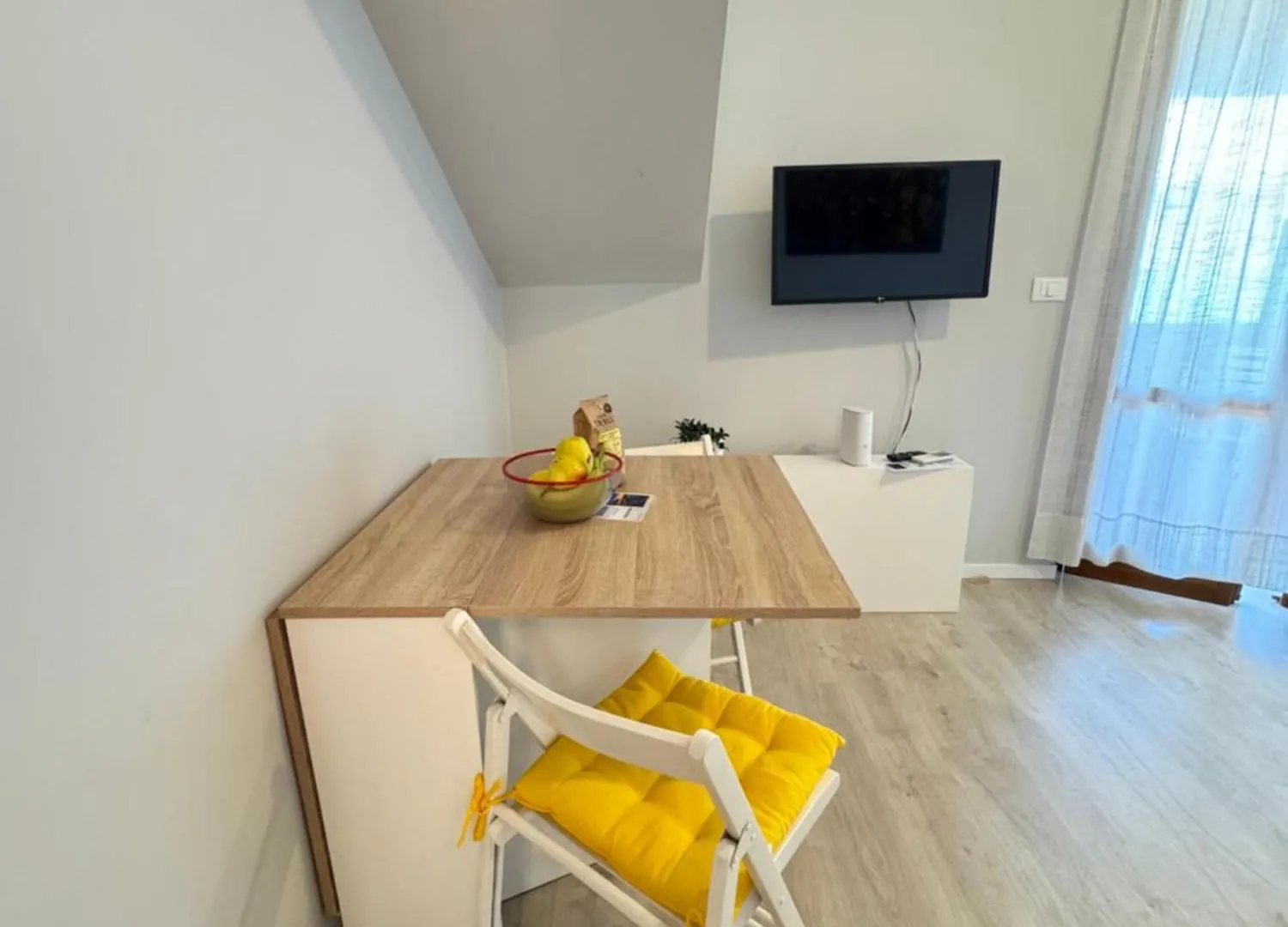 Apartment Appartamento Chiara Torri Del Benaco Italy